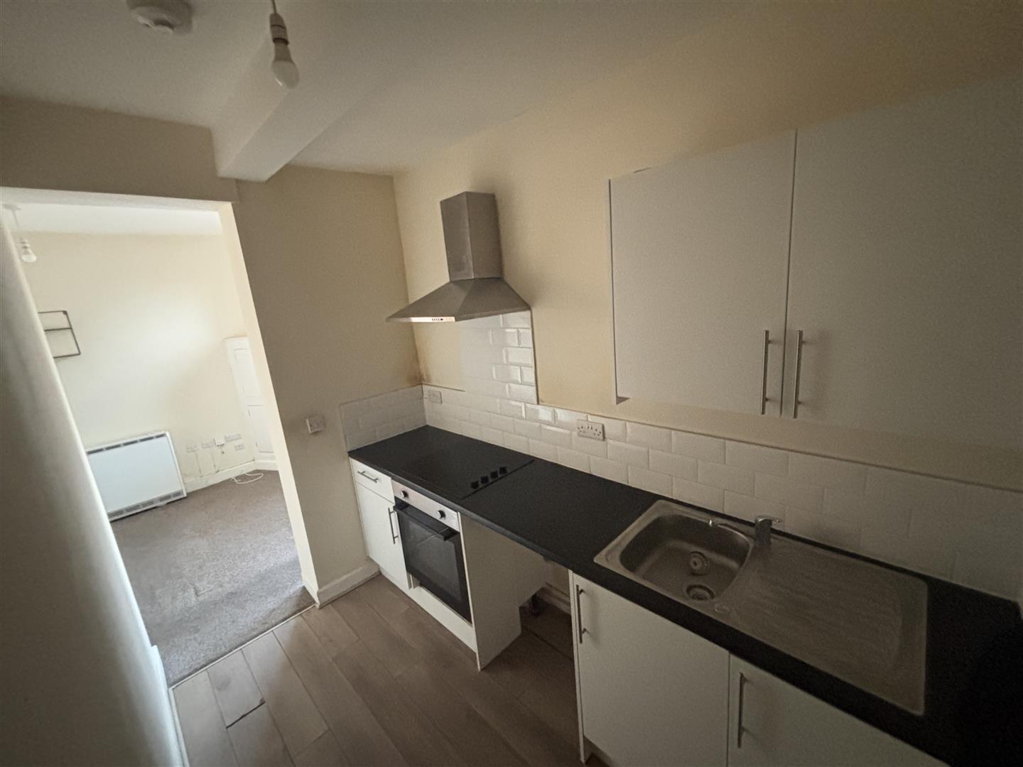 1 bed  to rent  - Property Image 4