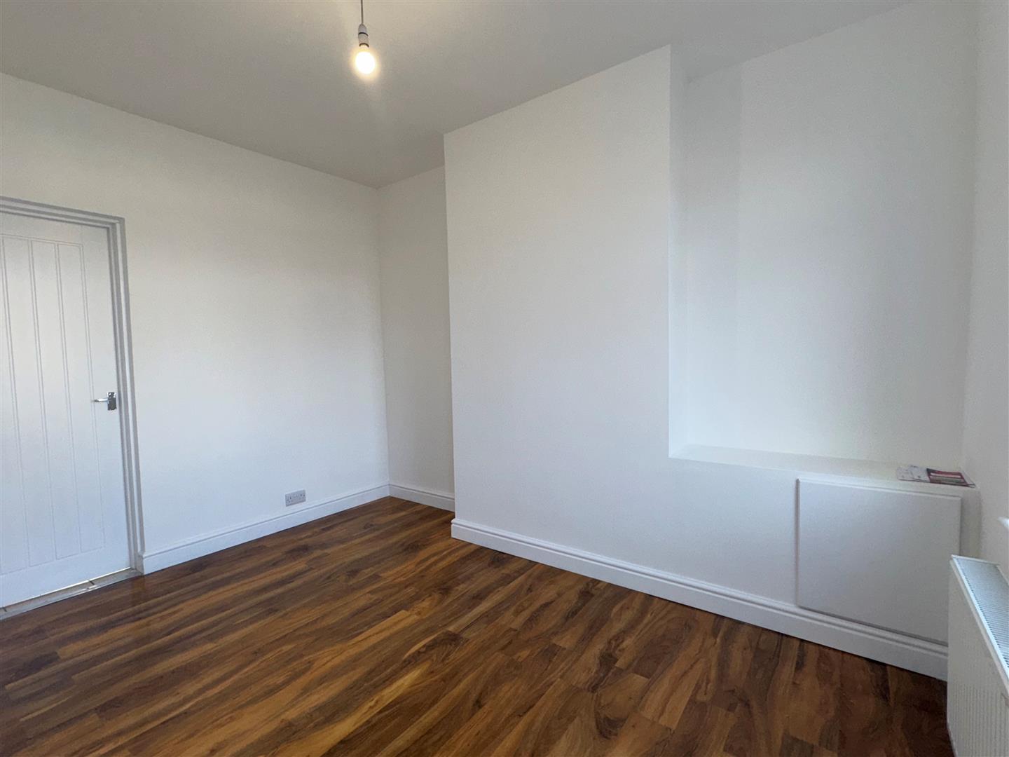 2 bed  to rent  - Property Image 5