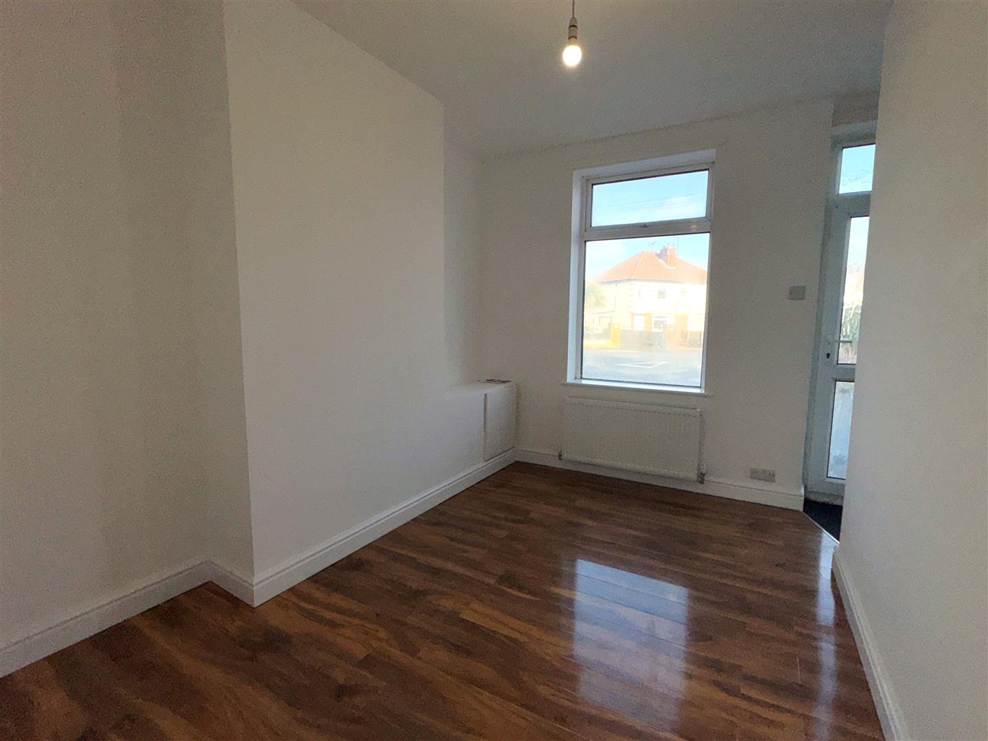 2 bed  to rent  - Property Image 6