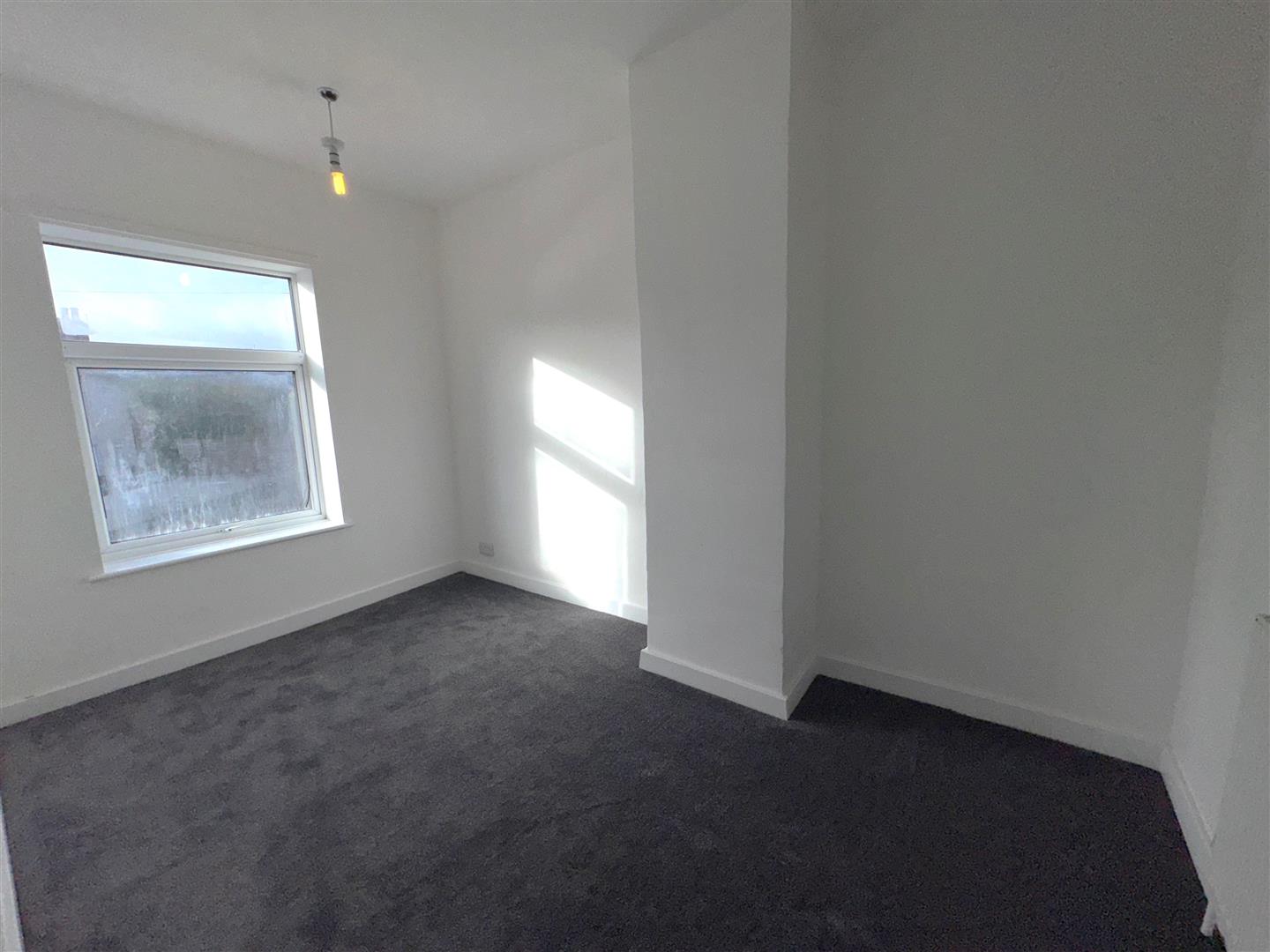 2 bed  to rent  - Property Image 9
