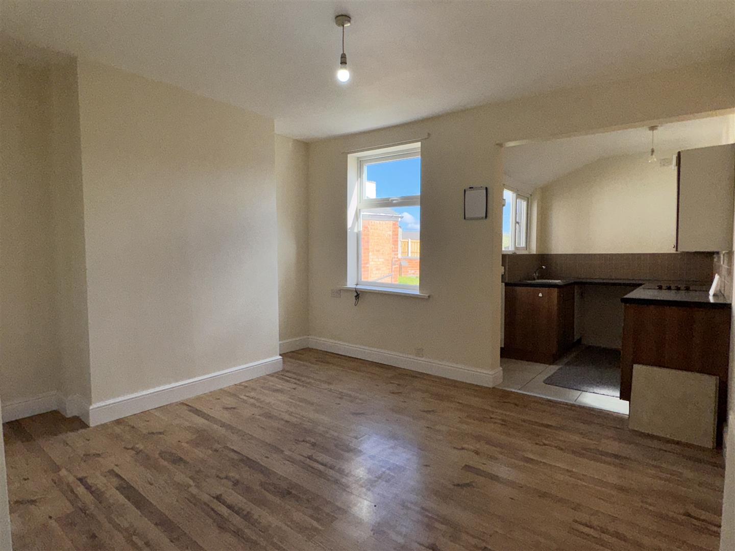 2 bed  to rent  - Property Image 6