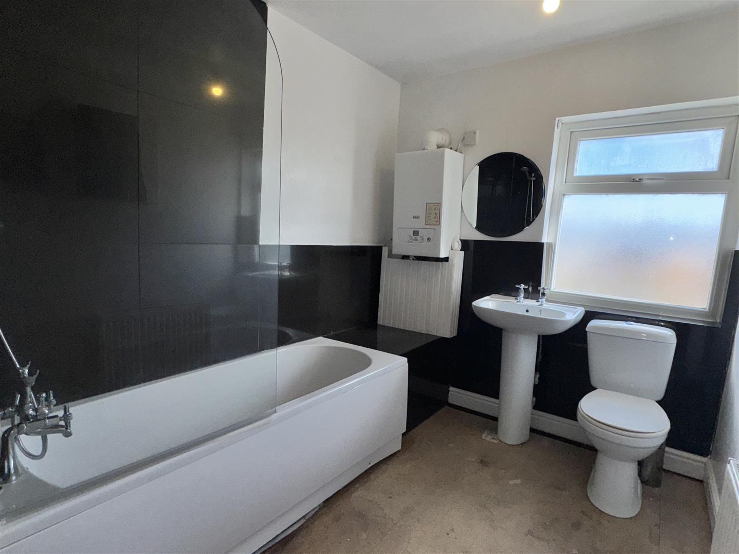 2 bed  to rent  - Property Image 10
