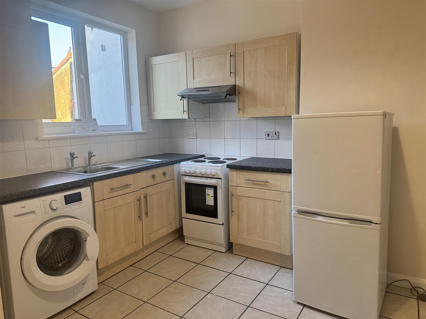 3 bed to rent in Ilkeston 2