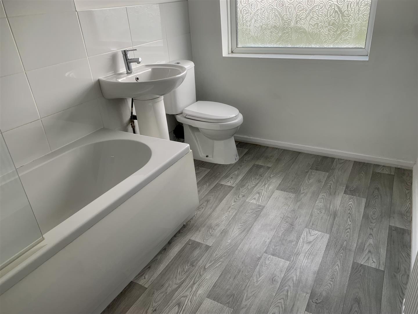 3 bed  to rent  - Property Image 5