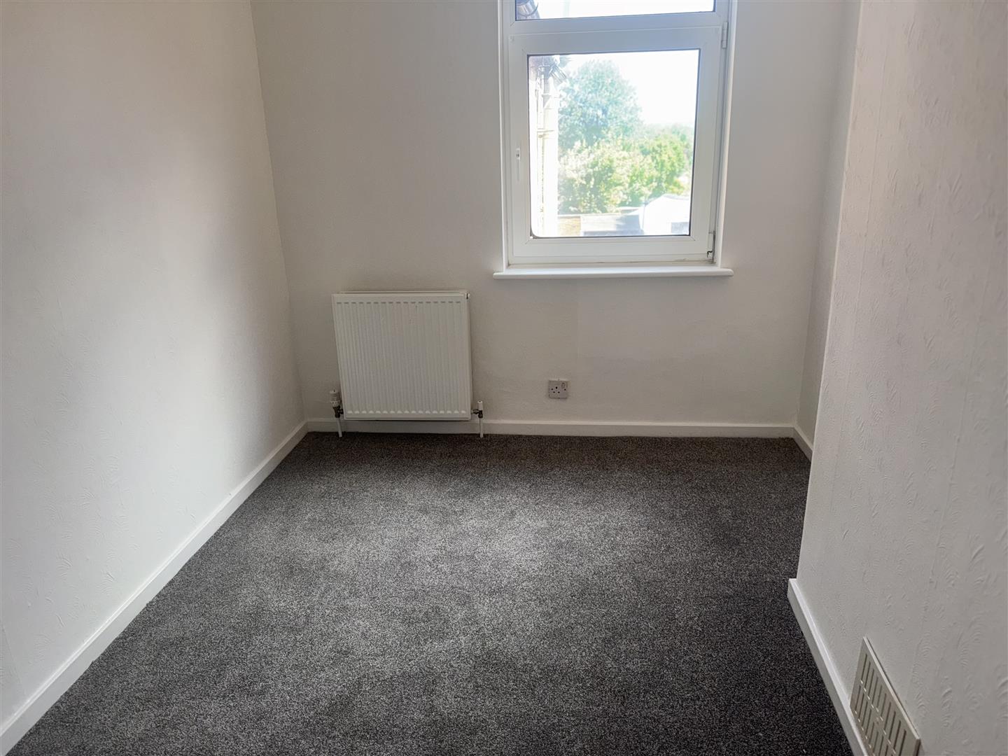 2 bed  to rent  - Property Image 6