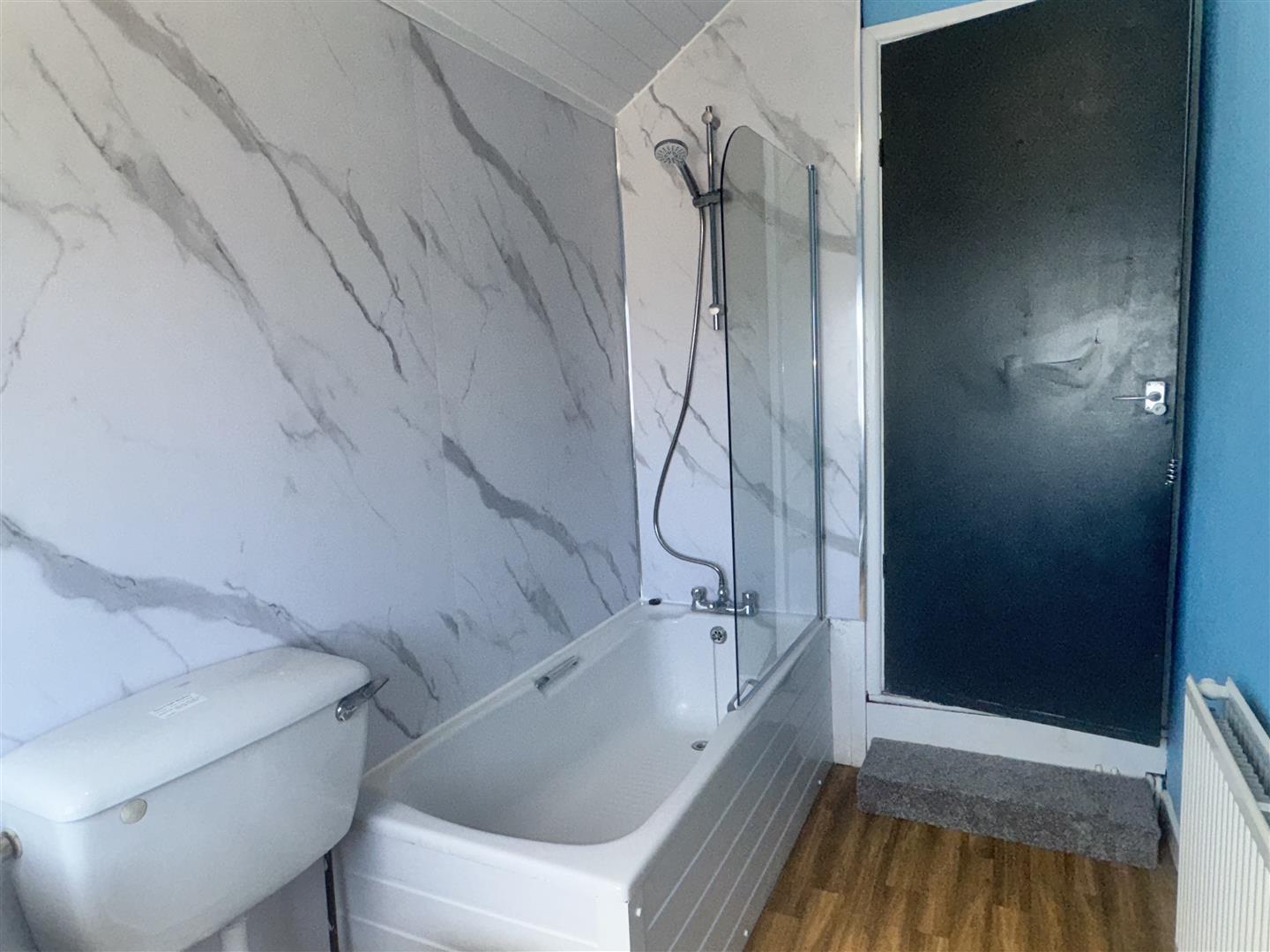 2 bed  to rent  - Property Image 9