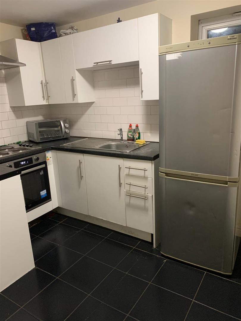  to rent  - Property Image 2