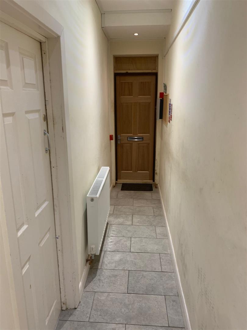 5 bed  to rent  - Property Image 7