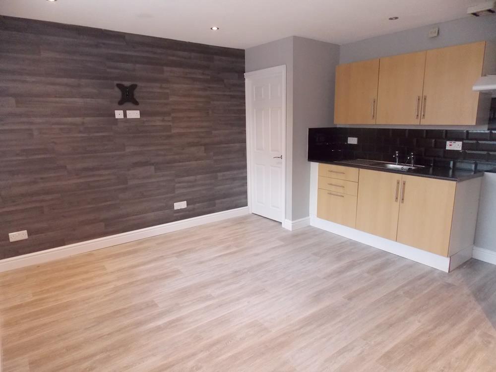 2 bed flat to rent in Ilkeston, DE7