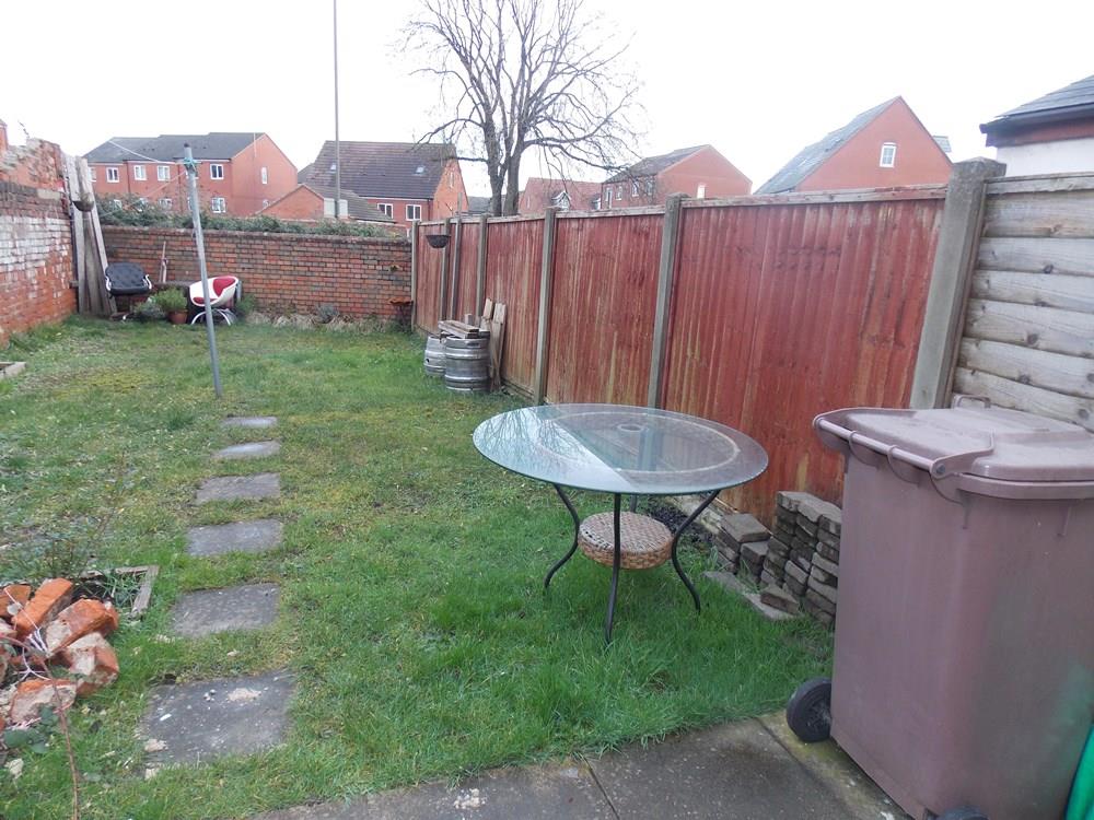 2 bed flat to rent in Ilkeston 5