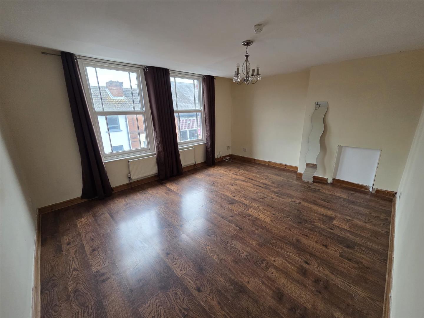 2 bed flat to rent  - Property Image 4