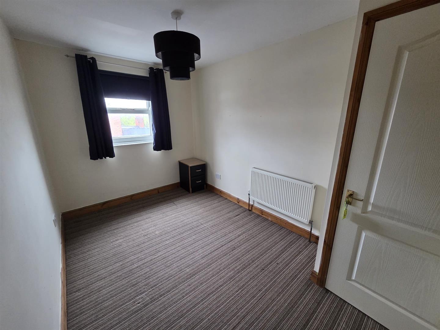 2 bed flat to rent 6