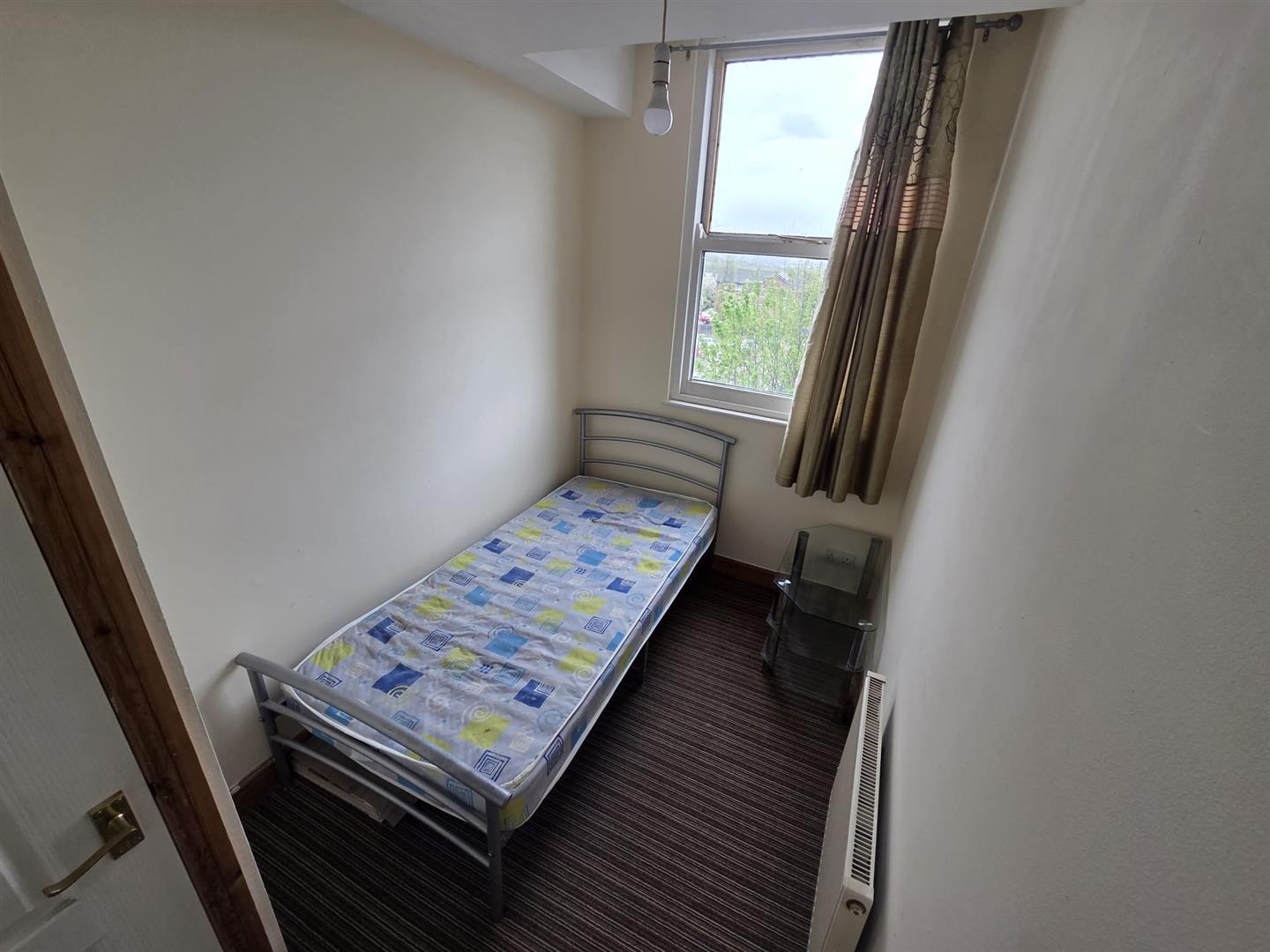 2 bed flat to rent  - Property Image 10