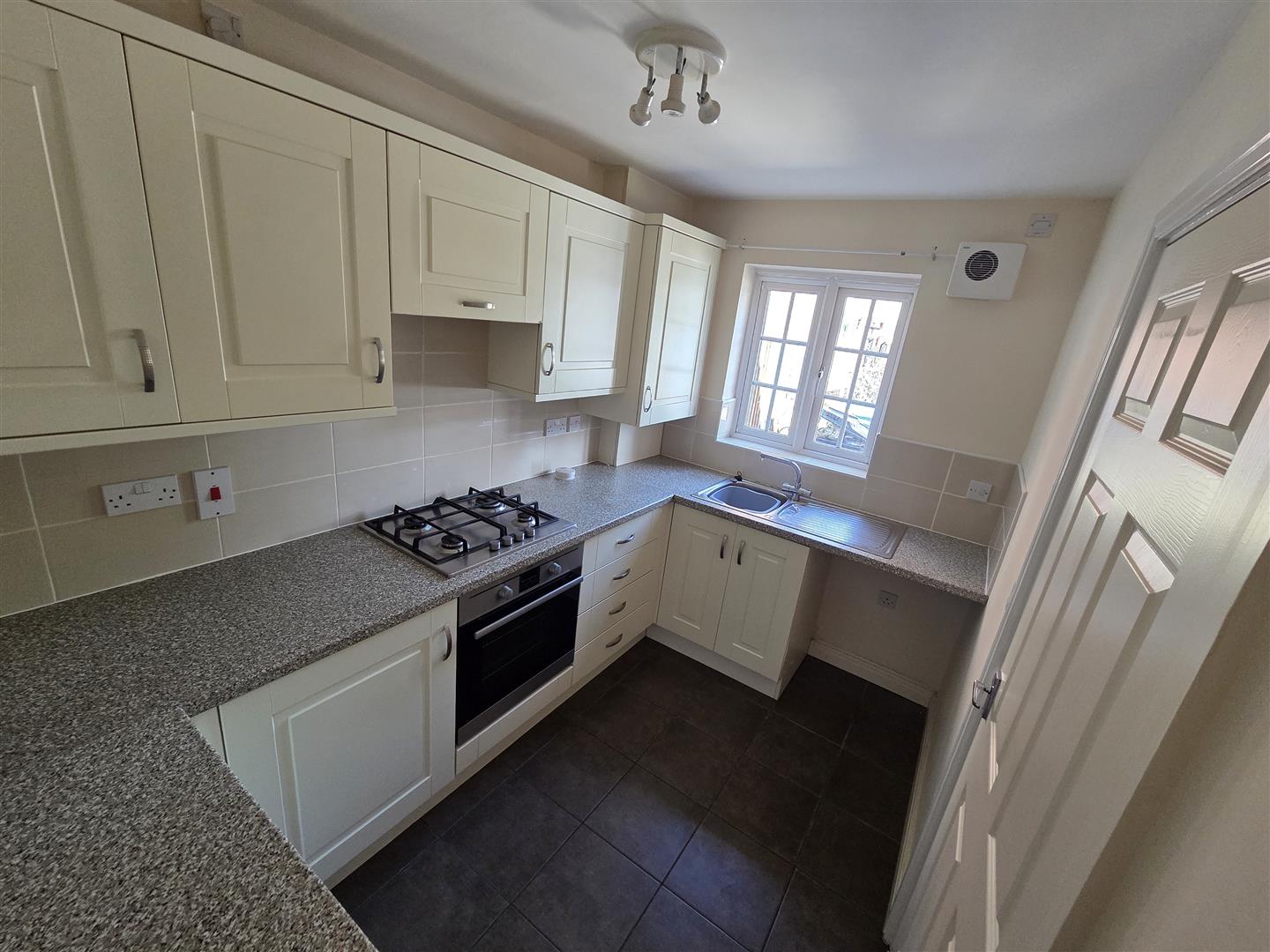 2 bed  to rent in Ilkeston 7