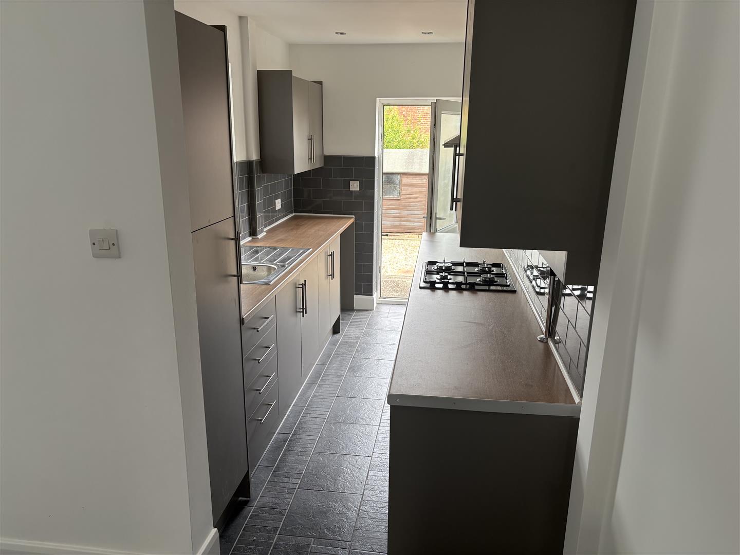 2 bed  to rent 4