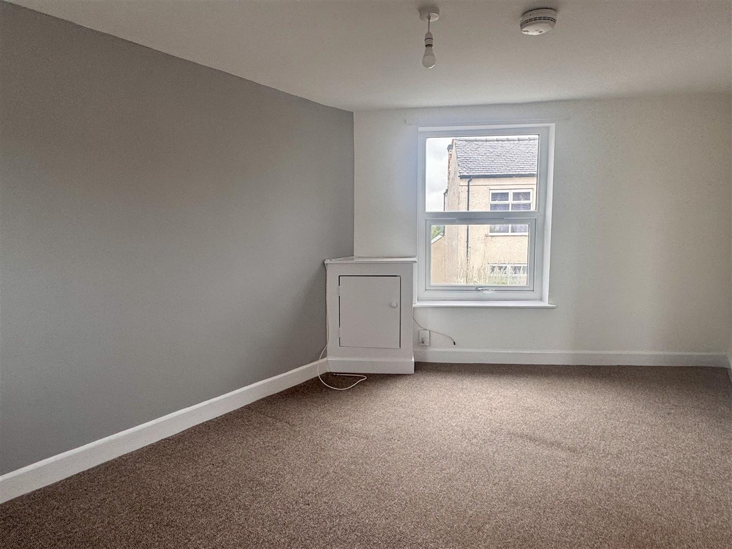 1 bed flat to rent 5
