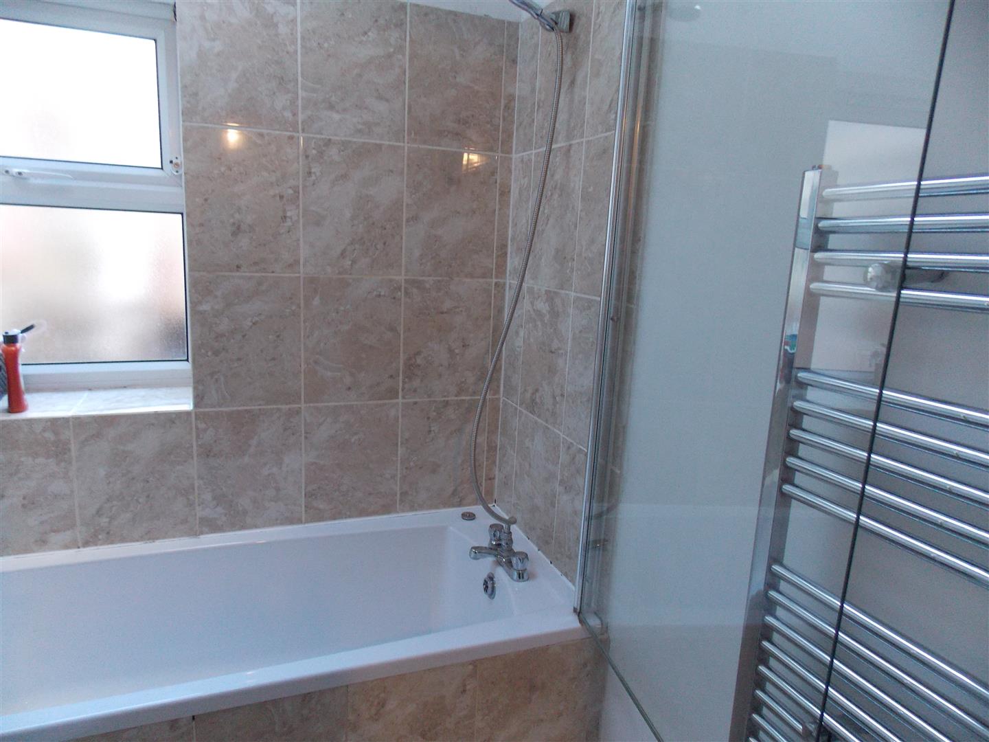 1 bed  to rent  - Property Image 5