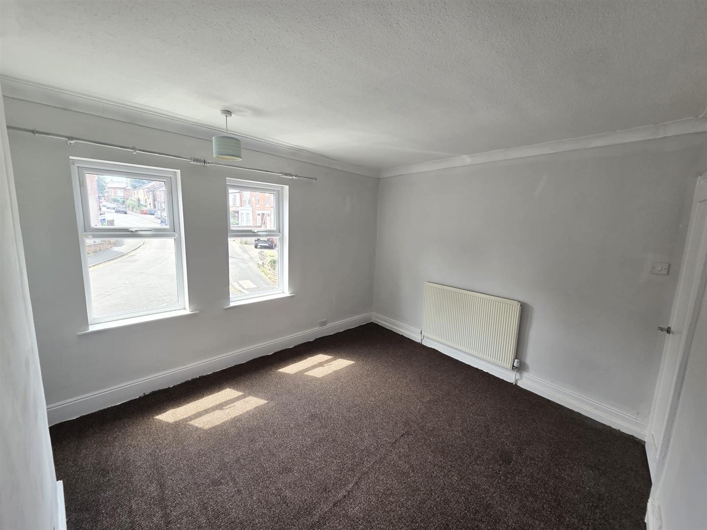 2 bed  to rent 11