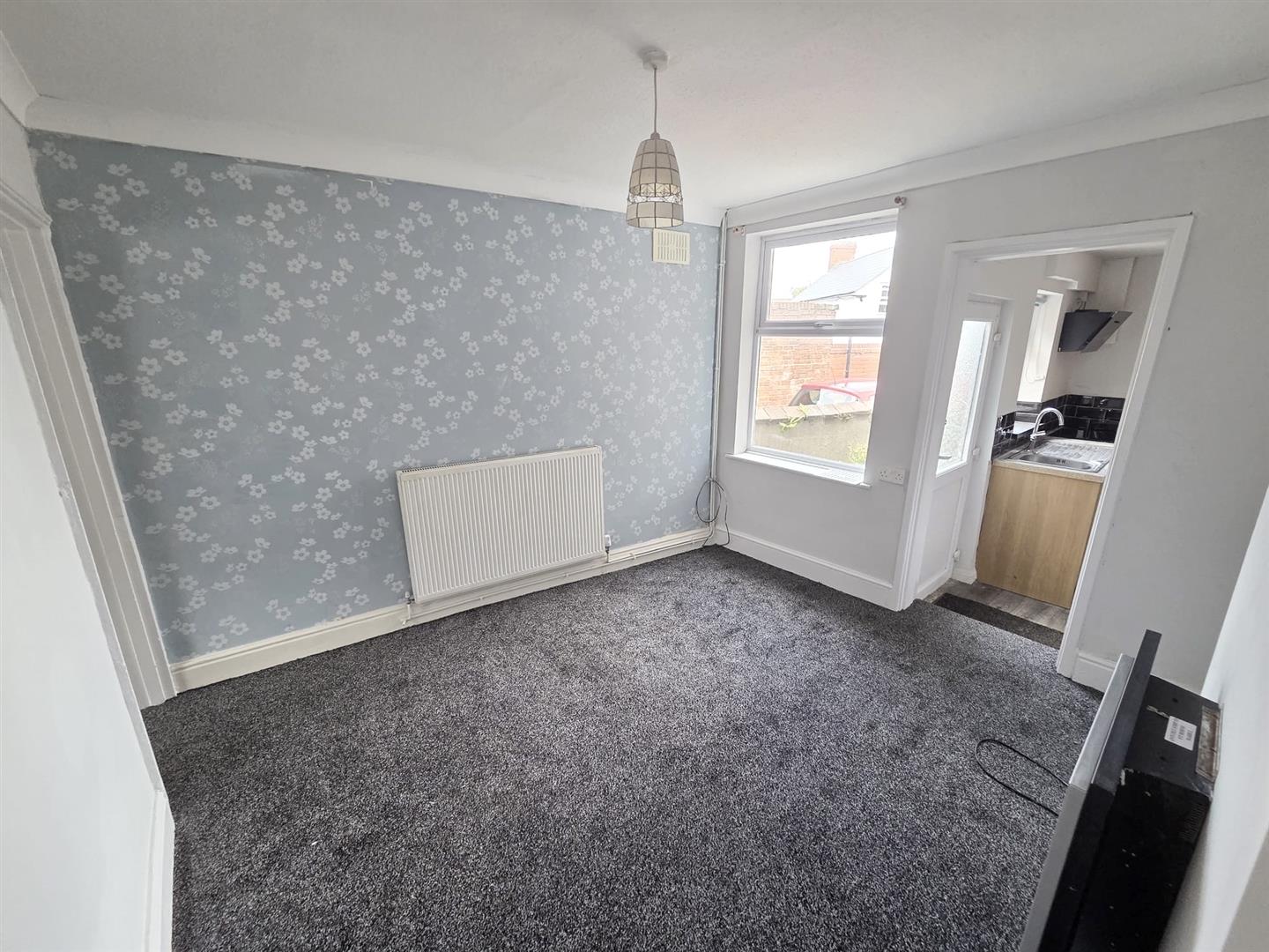 2 bed  to rent  - Property Image 5