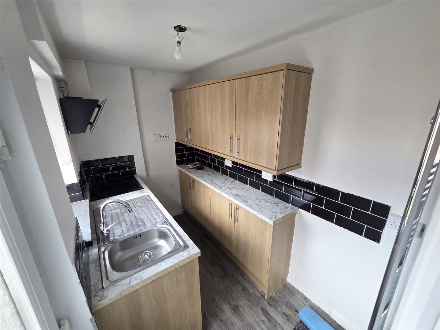 2 bed  to rent 6
