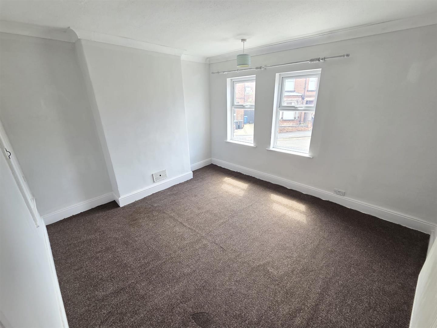 2 bed  to rent 9