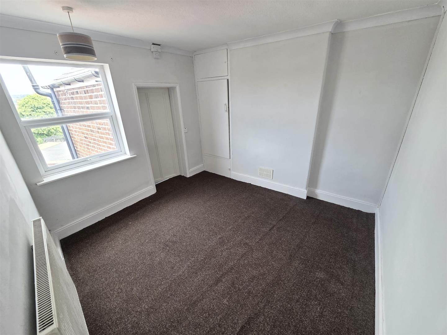 2 bed  to rent 10