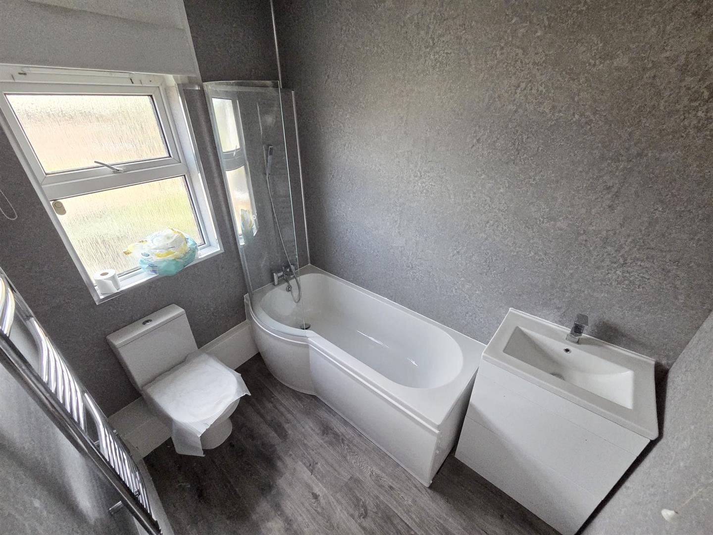 2 bed  to rent 14