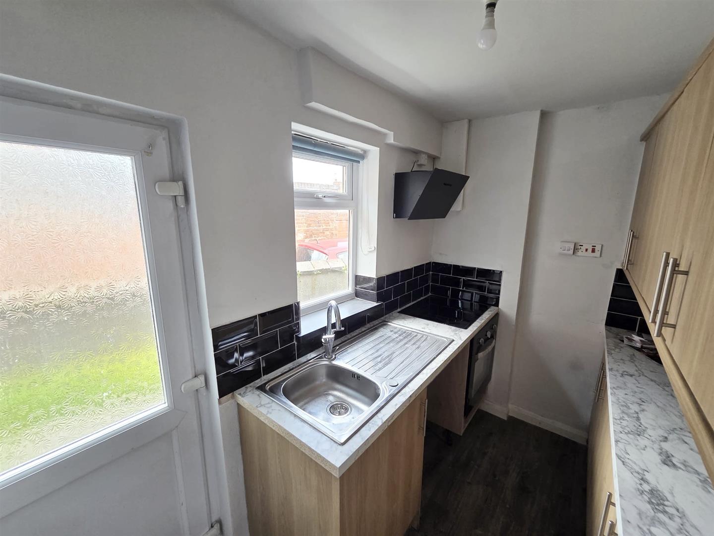 2 bed  to rent  - Property Image 6