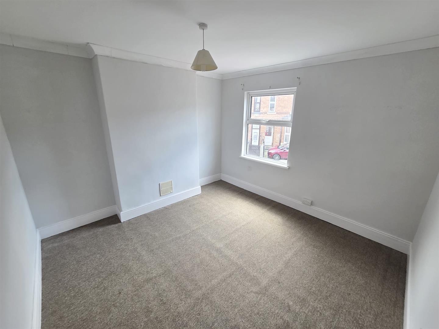 2 bed  to rent  - Property Image 10