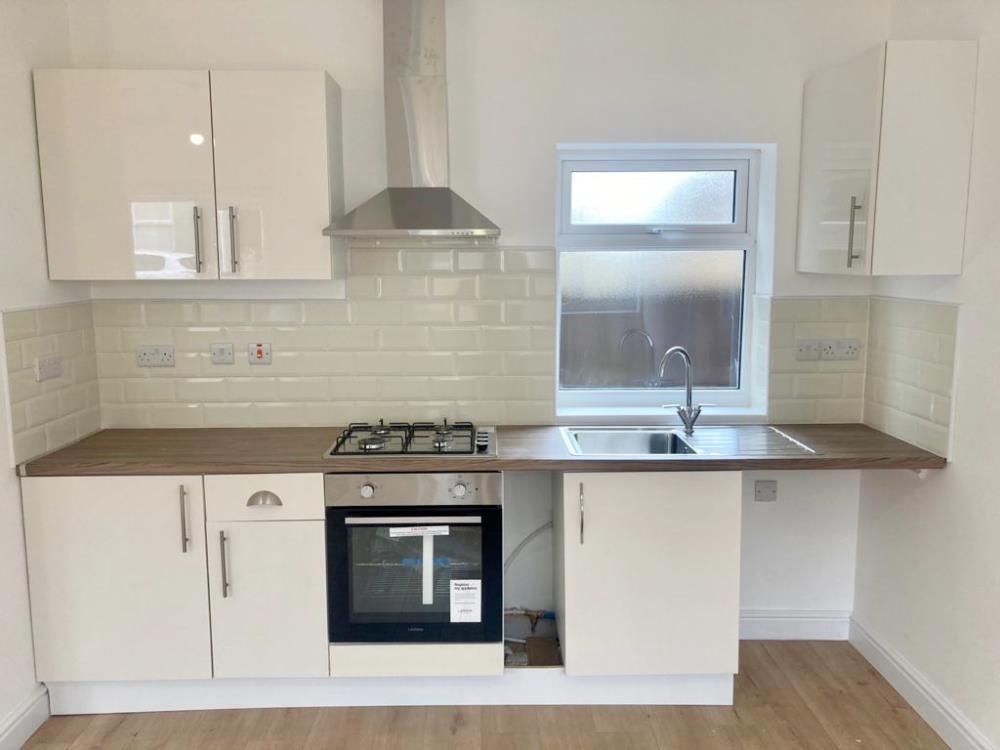 2 bed to rent 4
