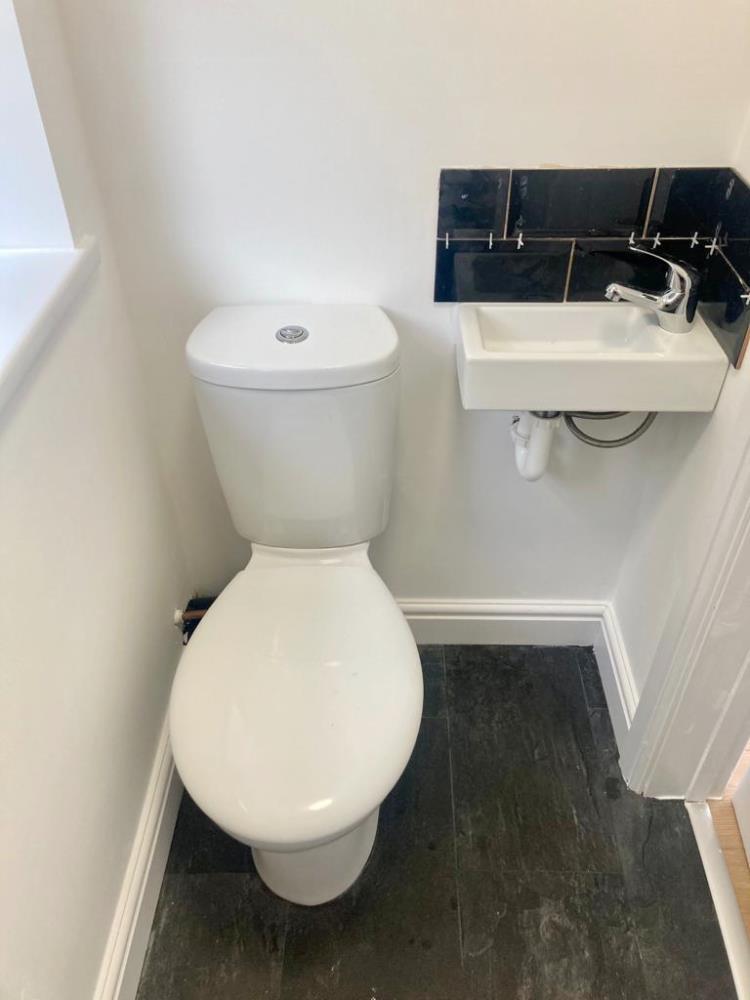 2 bed to rent 5