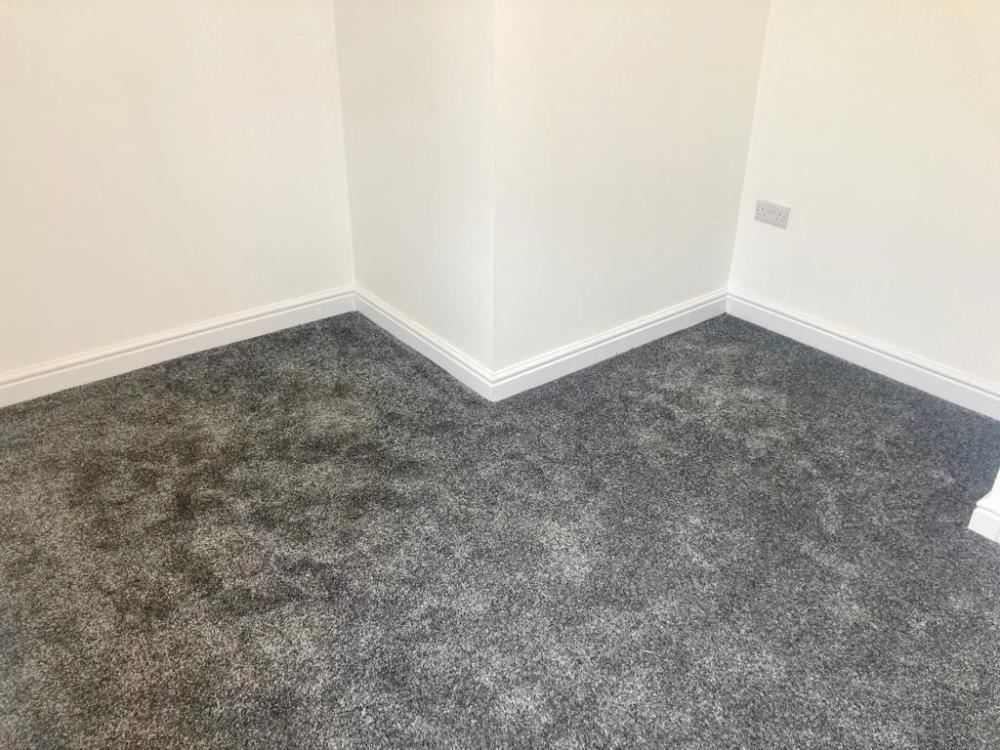 2 bed to rent 6