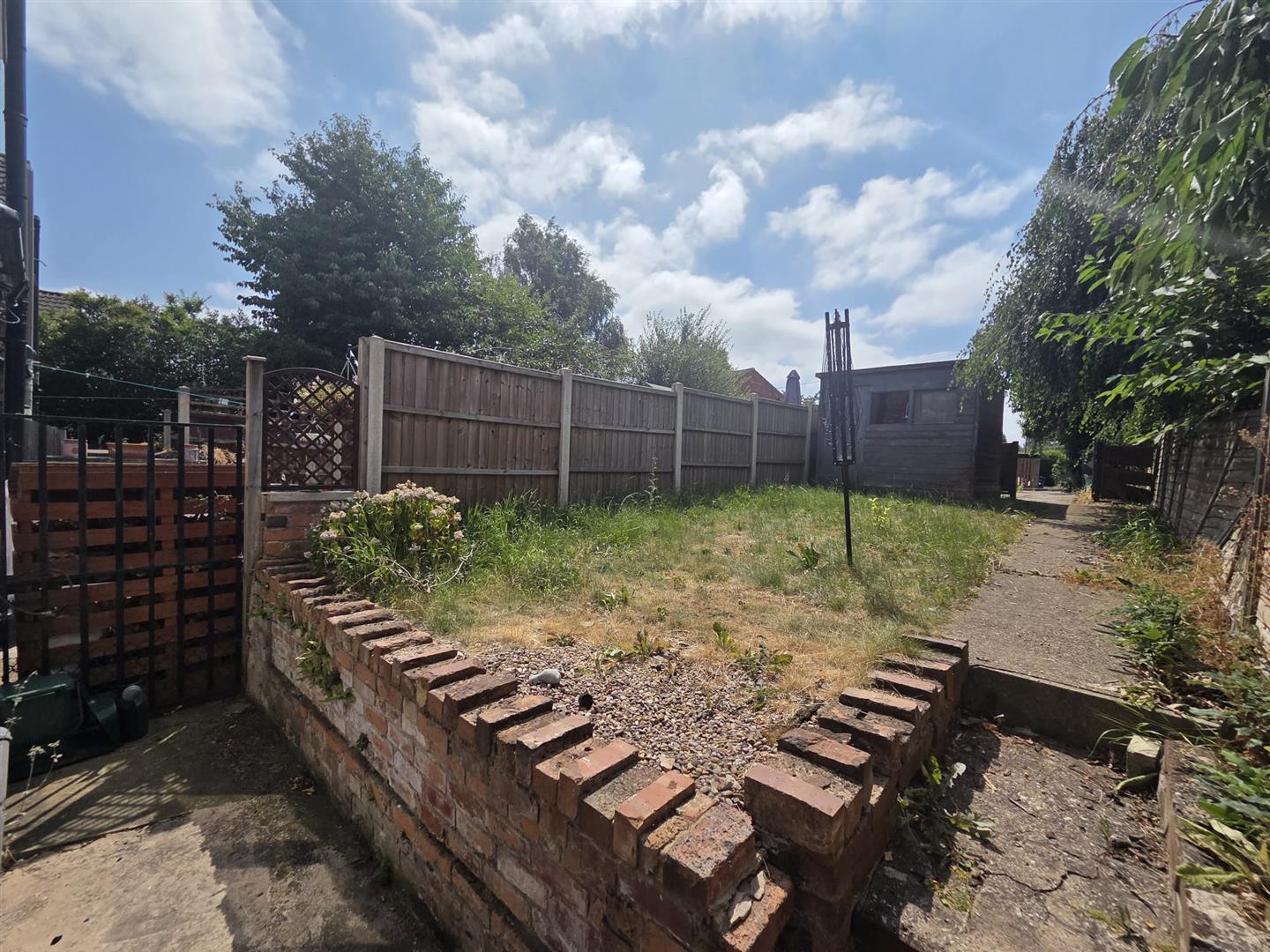 3 bed  to rent  - Property Image 9