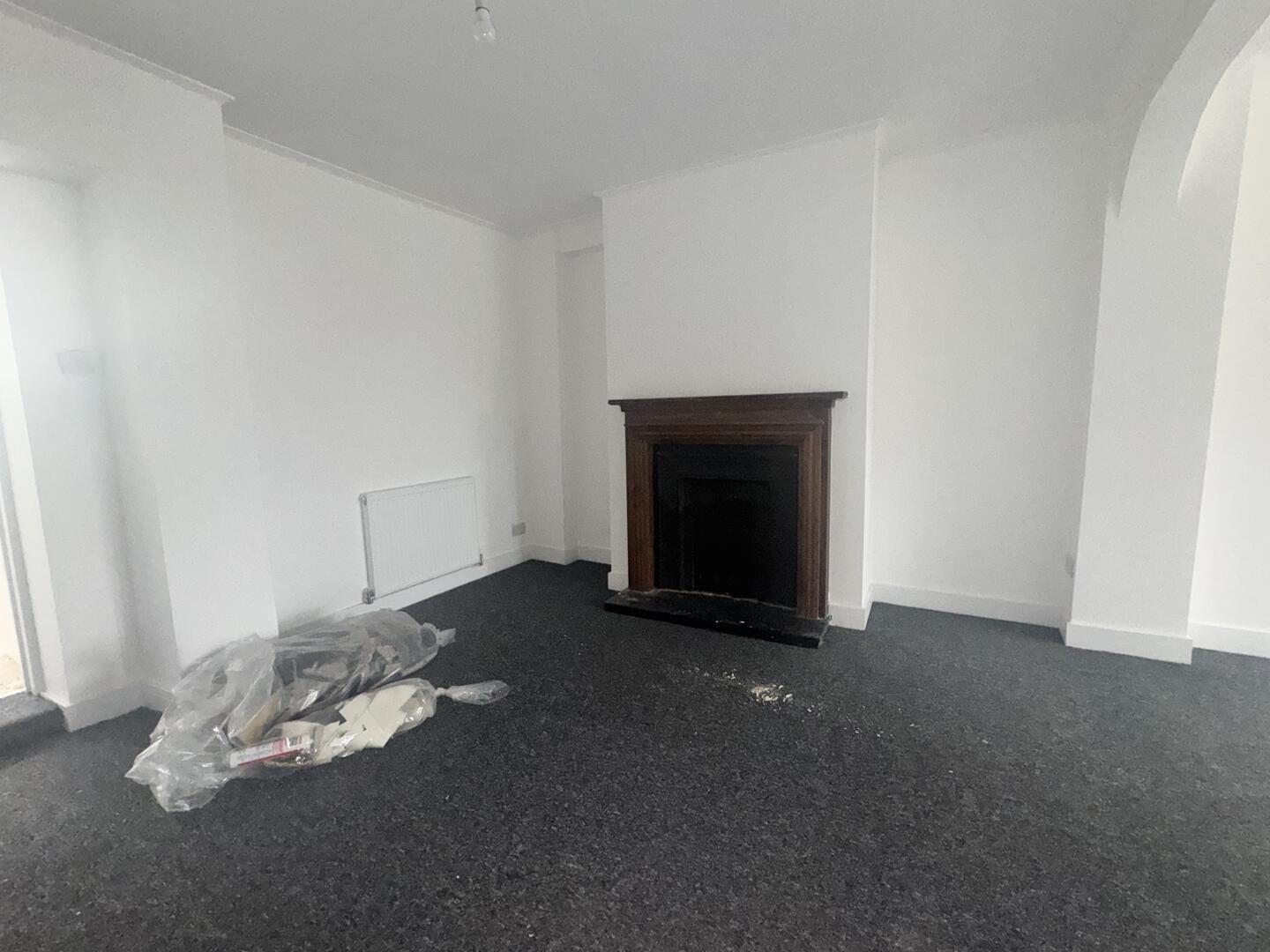 2 bed to rent, DE55