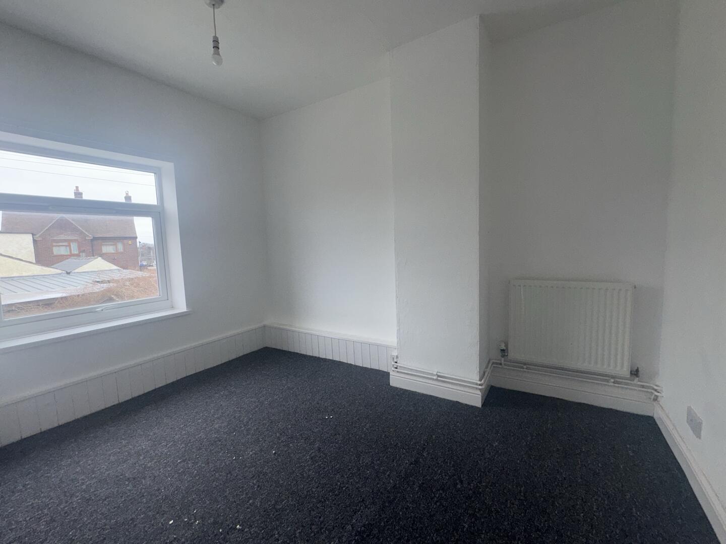 2 bed to rent 11