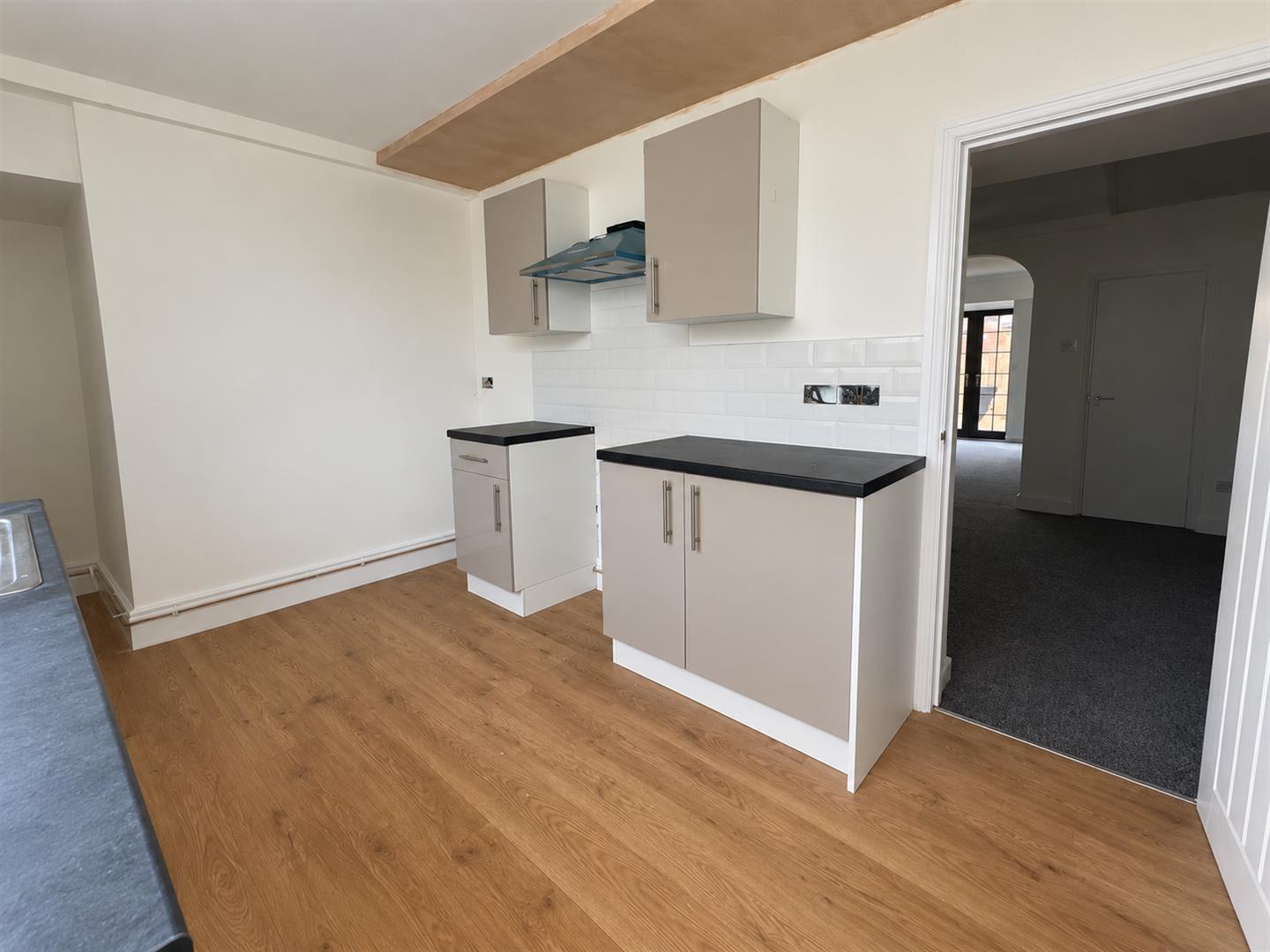 2 bed  to rent 4