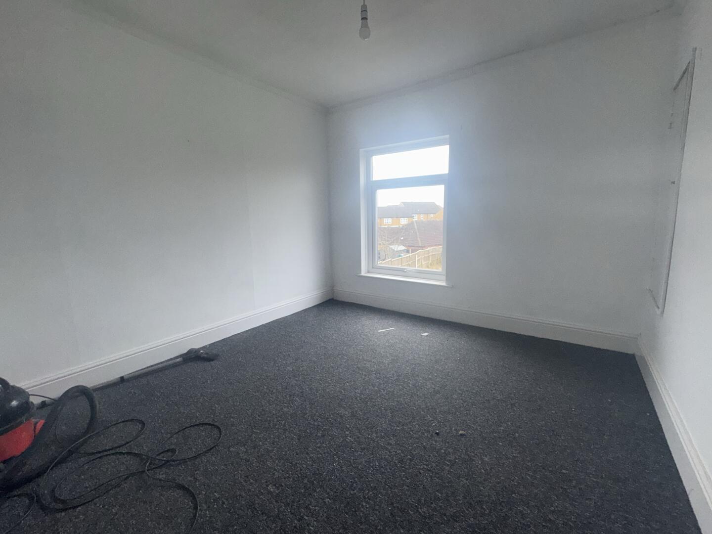 2 bed  to rent 5