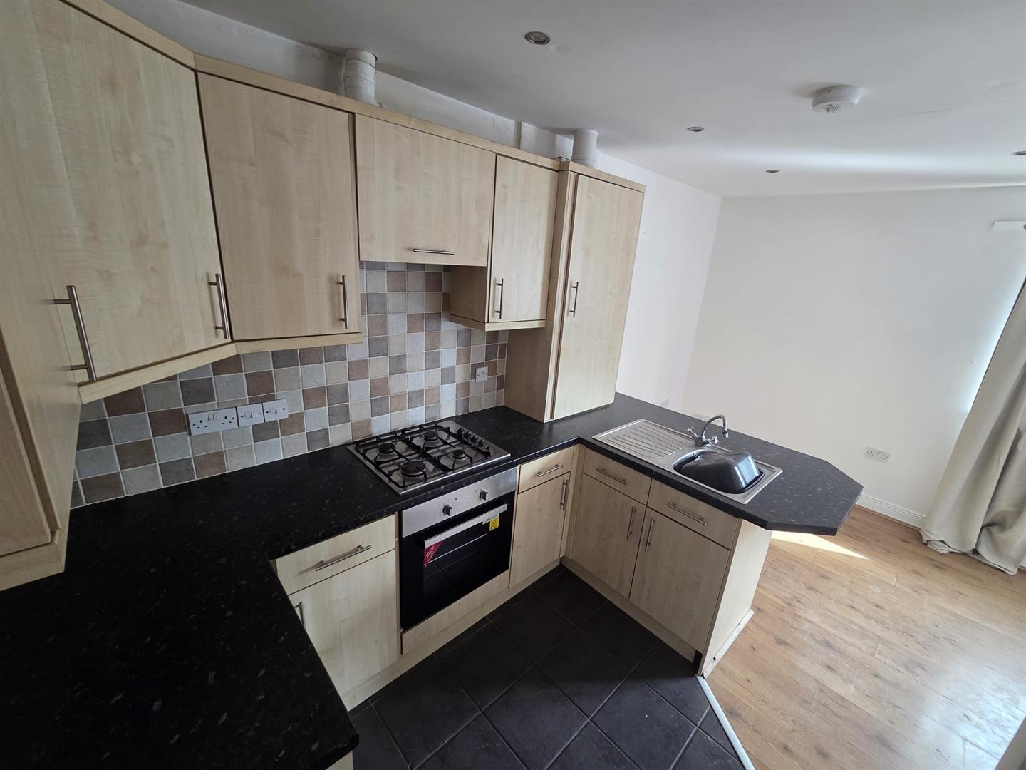 2 bed apartment to rent in Ilkeston 11