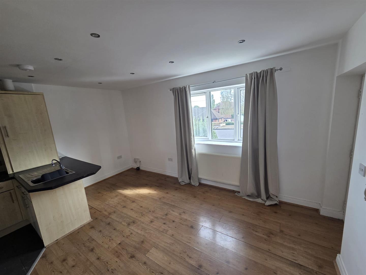 2 bed apartment to rent in Ilkeston 7