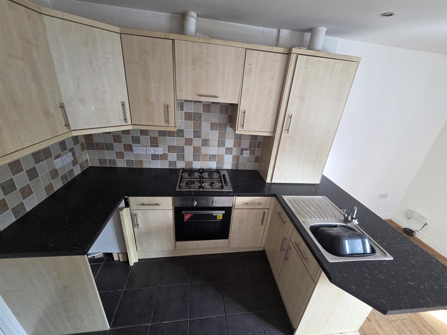 2 bed apartment to rent in Ilkeston 8