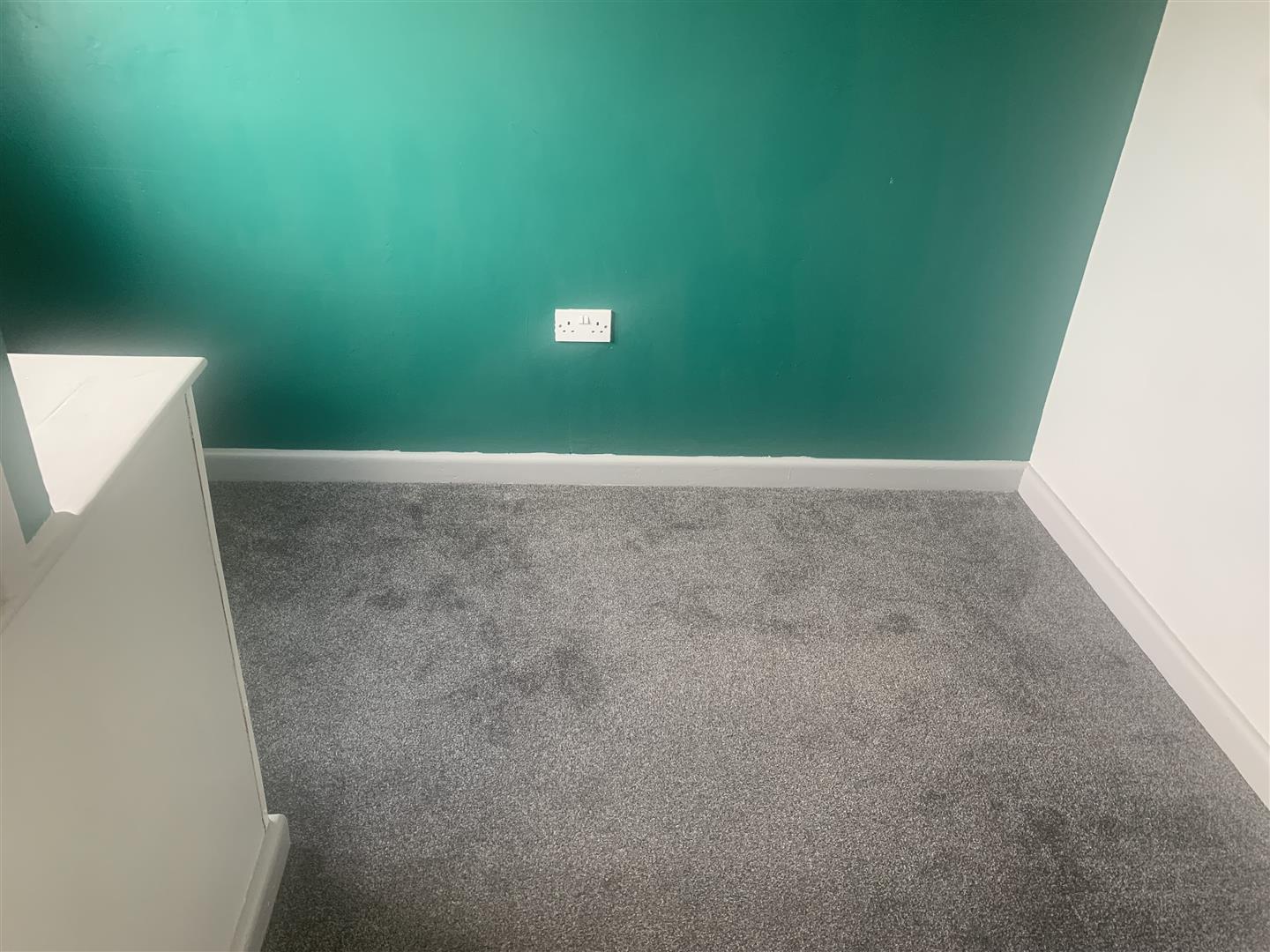 4 bed  to rent  - Property Image 11