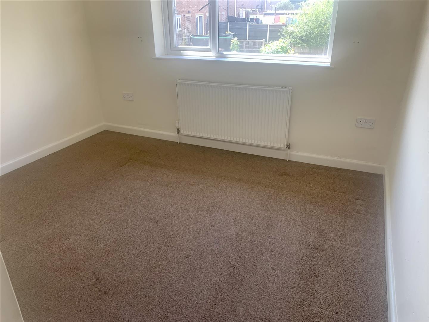 4 bed to rent 7