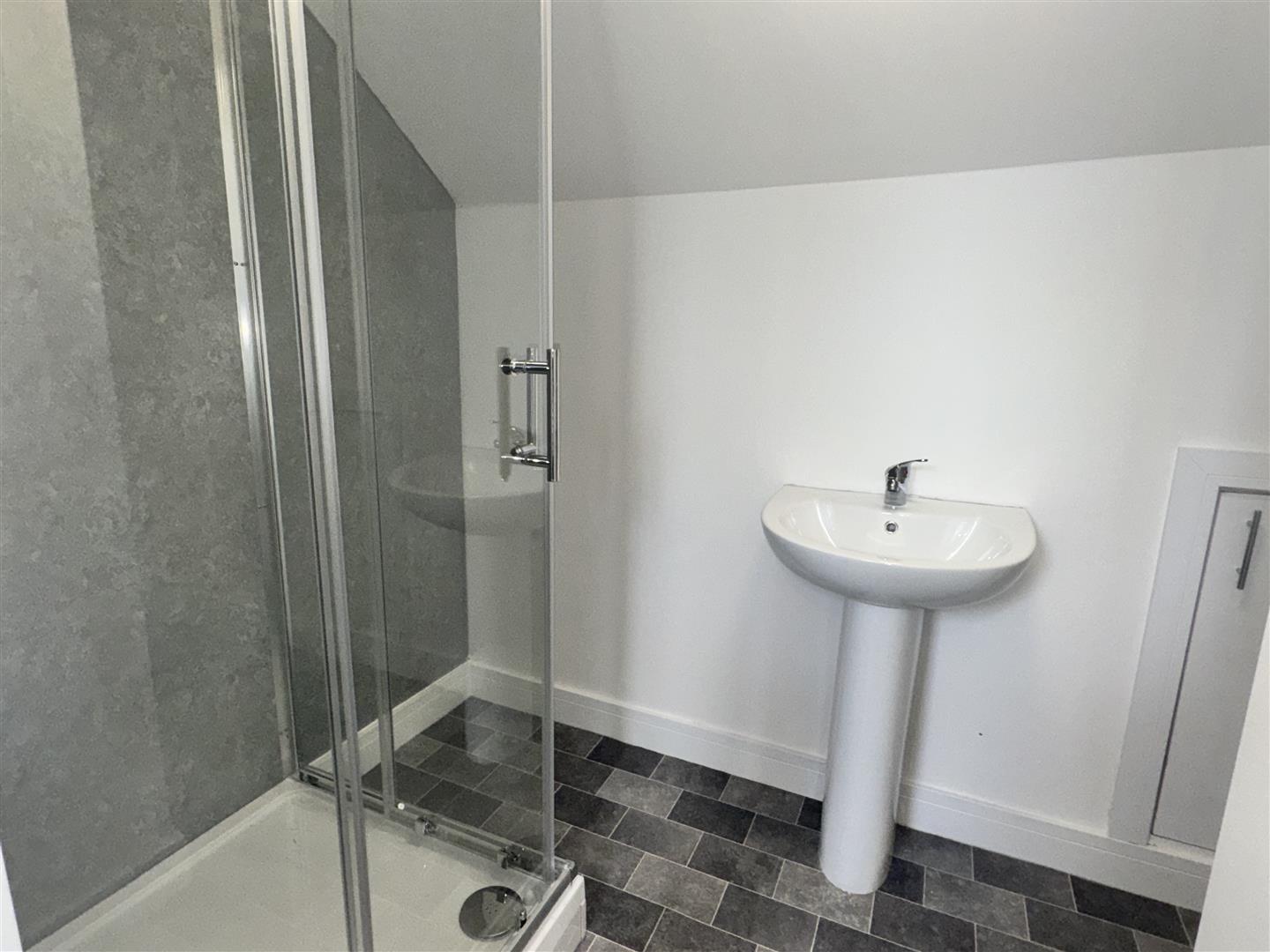 3 bed to rent 14