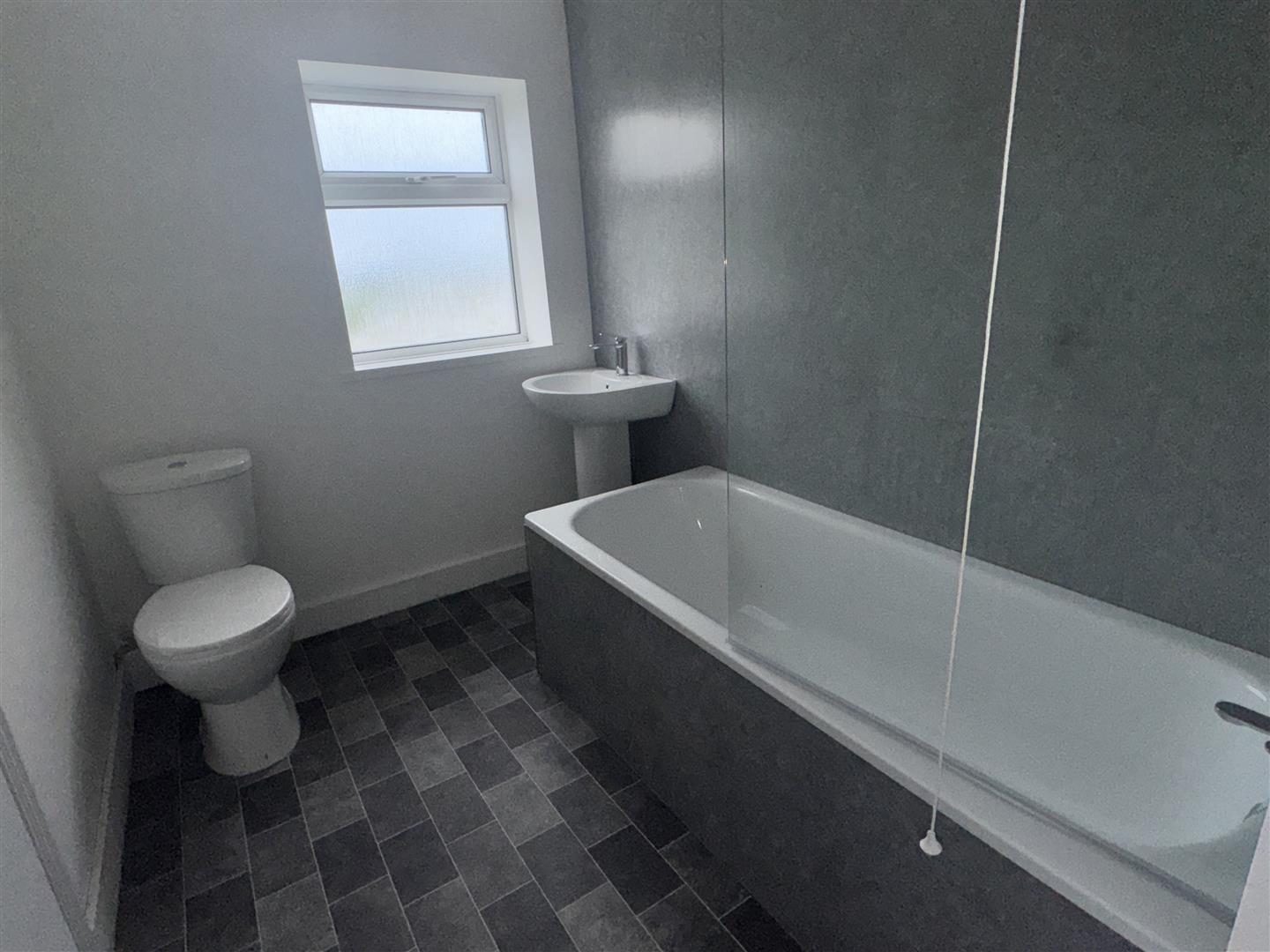 3 bed to rent 7