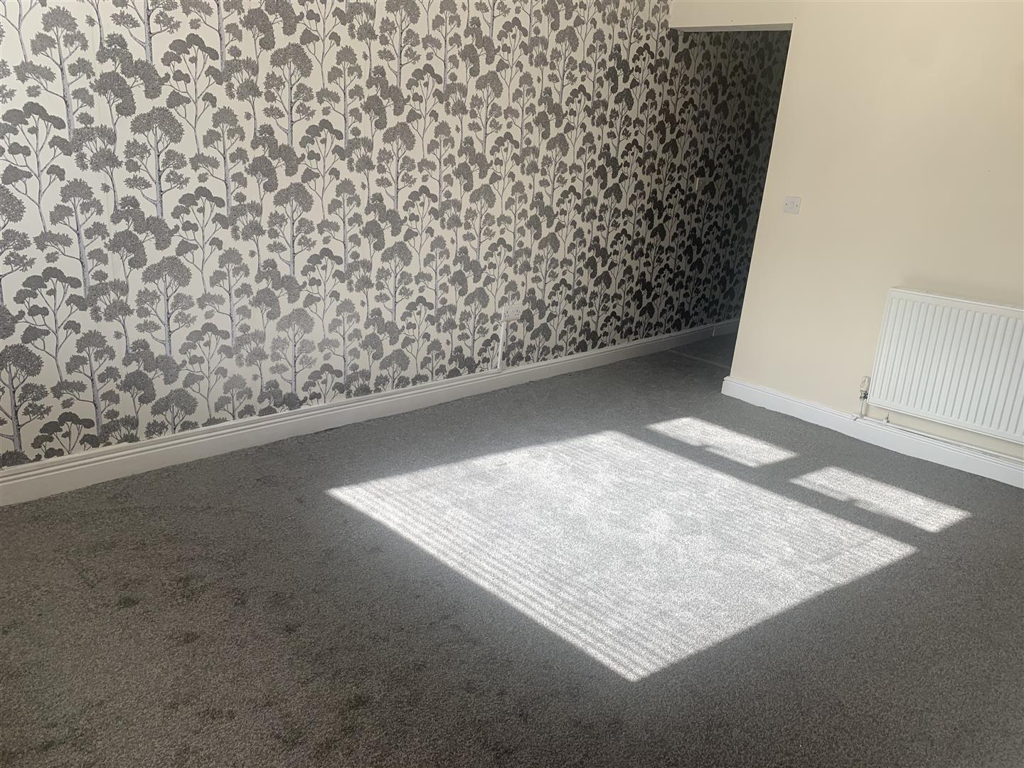 2 bed  to rent 4