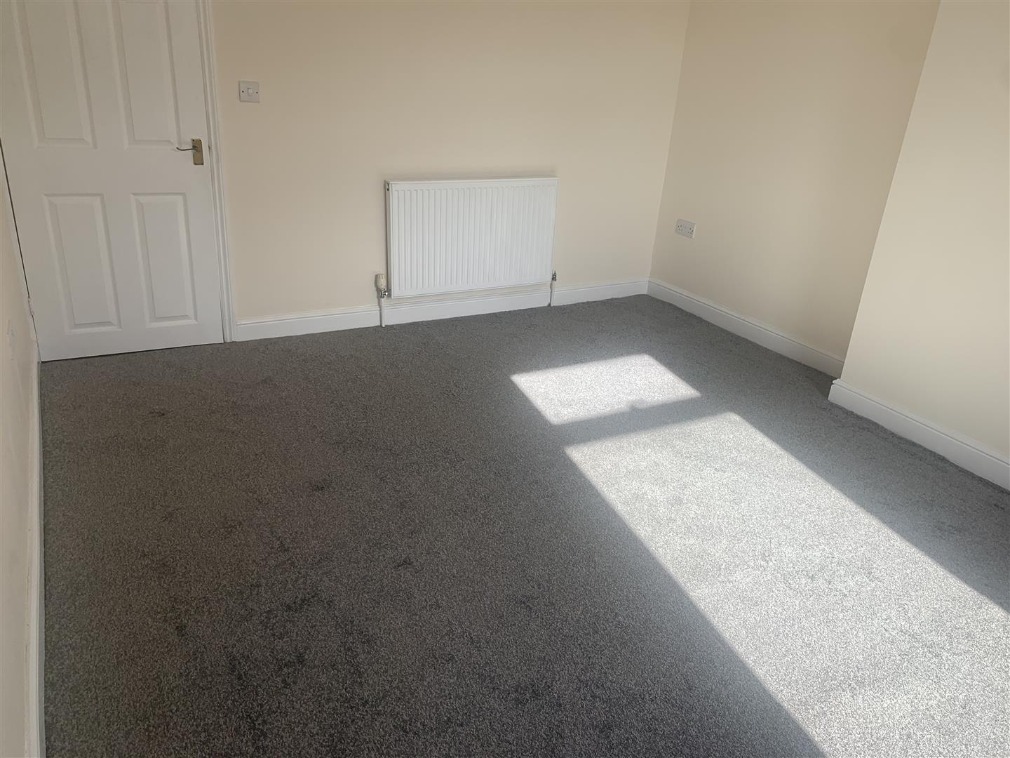 2 bed  to rent  - Property Image 9