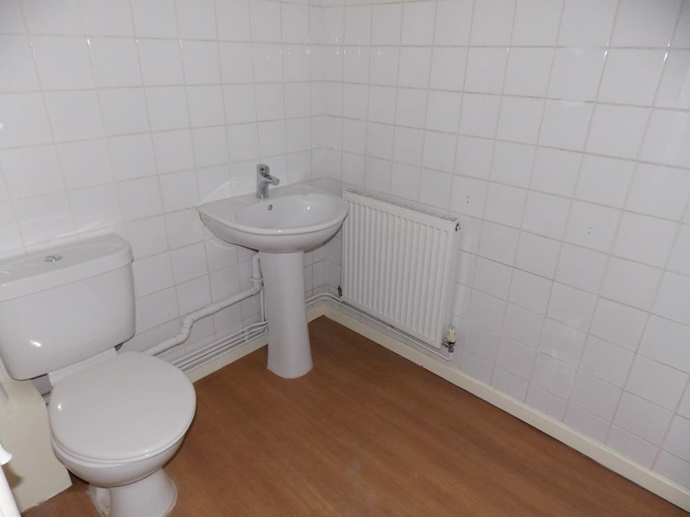 3 bed  to rent  - Property Image 8