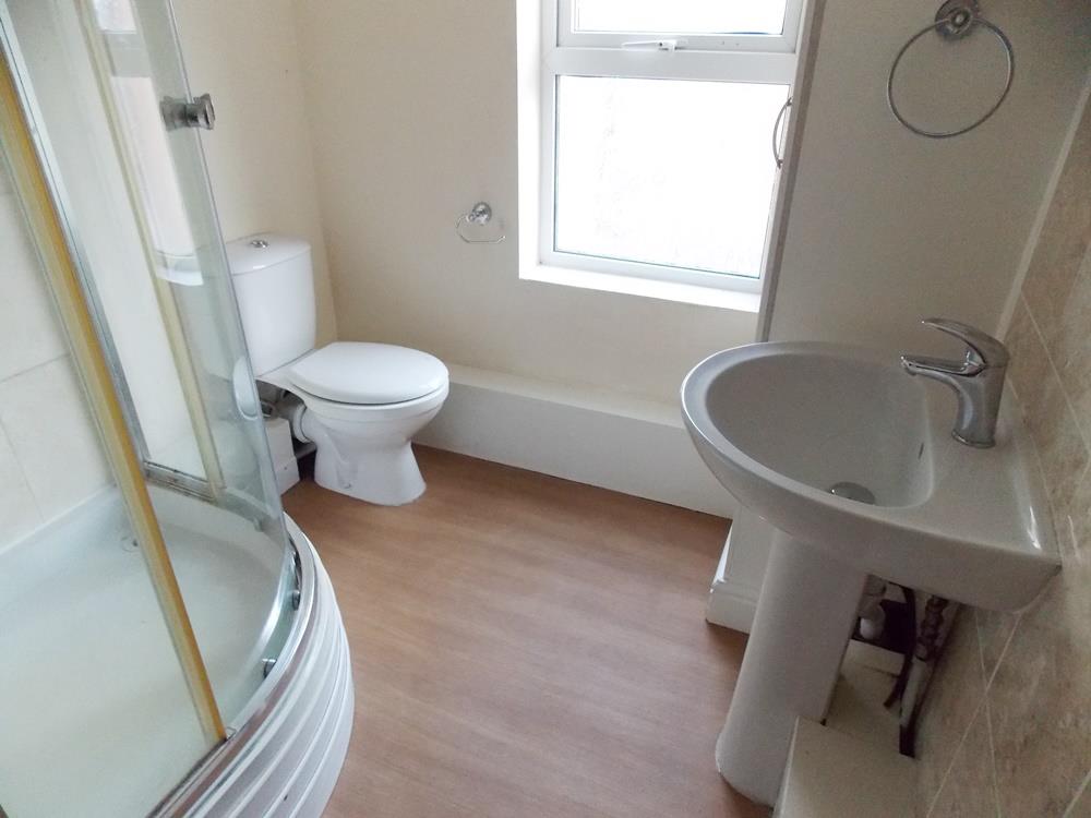3 bed  to rent  - Property Image 9