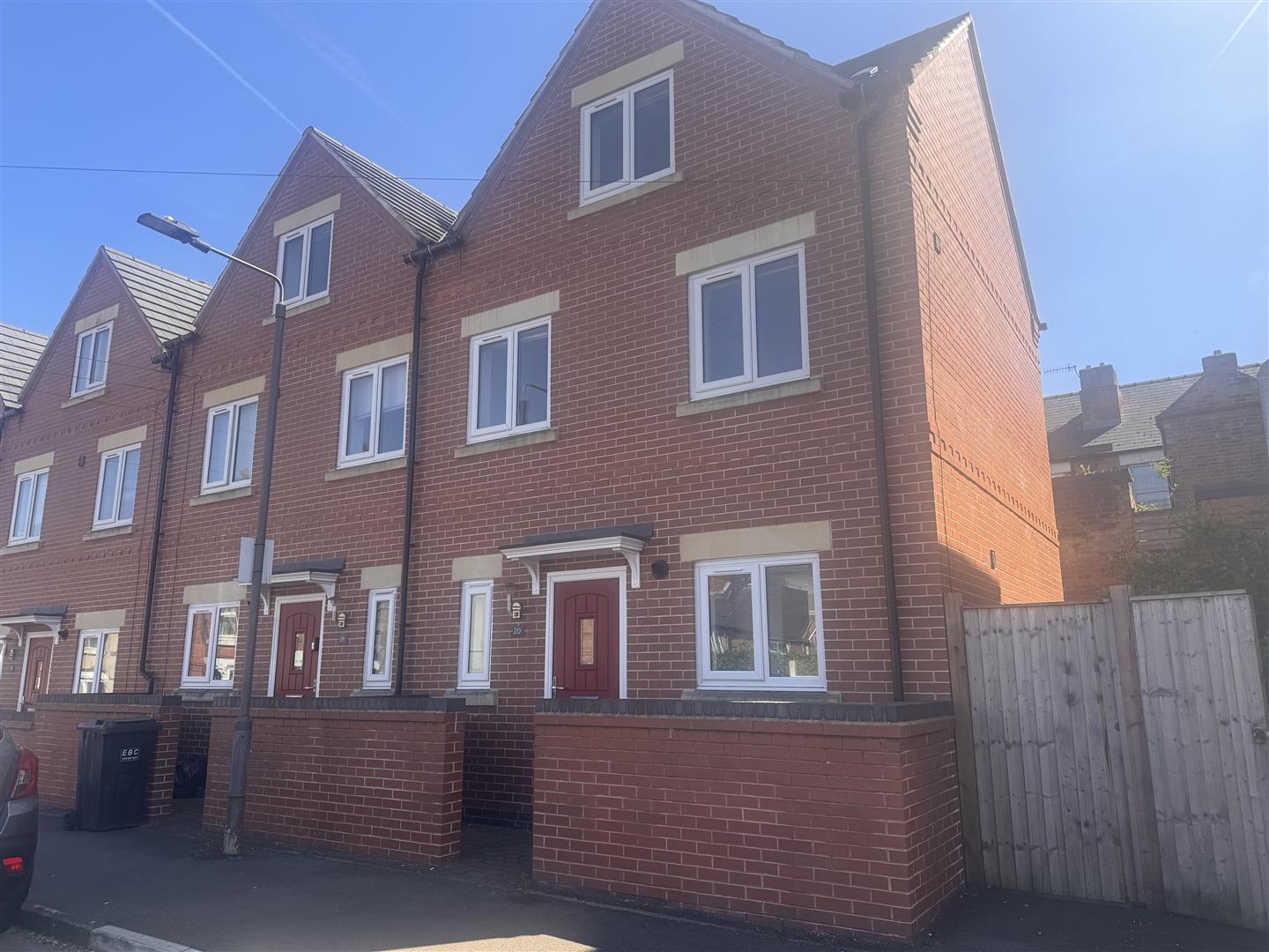 3 bed to rent 1