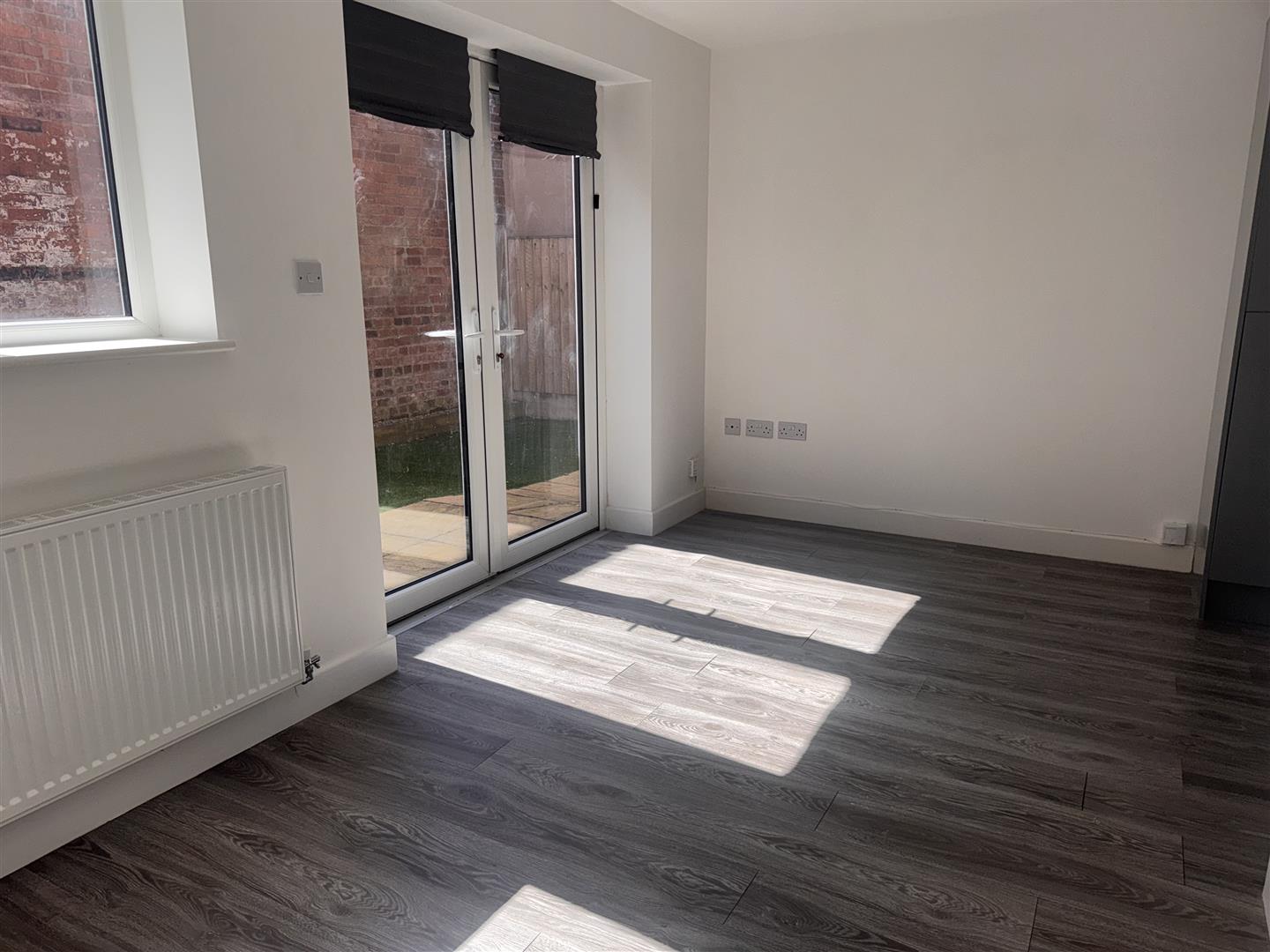3 bed to rent 4